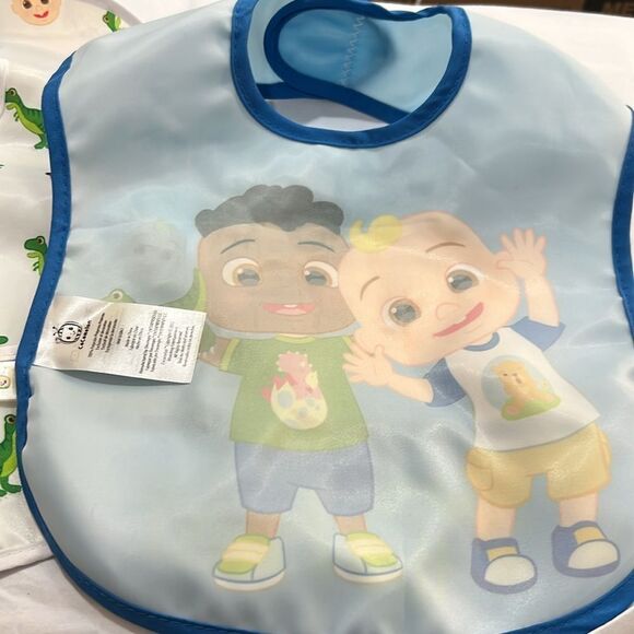 CoComelon set of 2 Bibs EUC - Picture 7 of 11